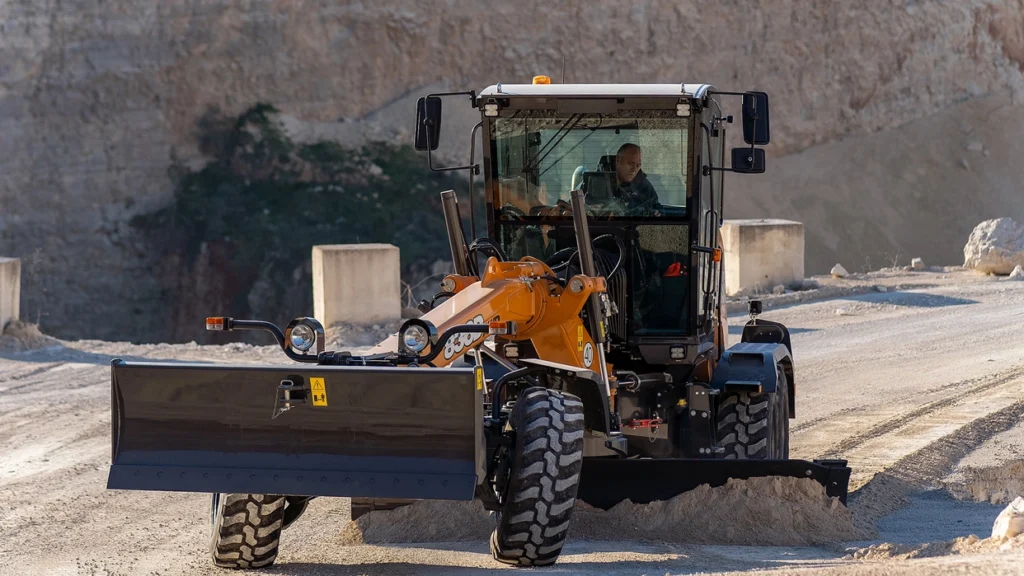 Równiarka 836D 🚜 Równiarka drogowa 836d 🚜 Równiarka terenu 836d 🚜 Równiarka gruntu 836d 🚜 Równiarka ogrodowa 836d 🚜