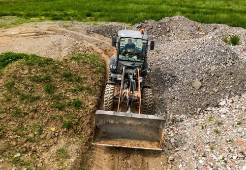 Ładowarka kompaktowa 21F 🚜 Ładowarki kompaktowe 21F 🚜 🚜 Ładowarka średnia 21F 🚜