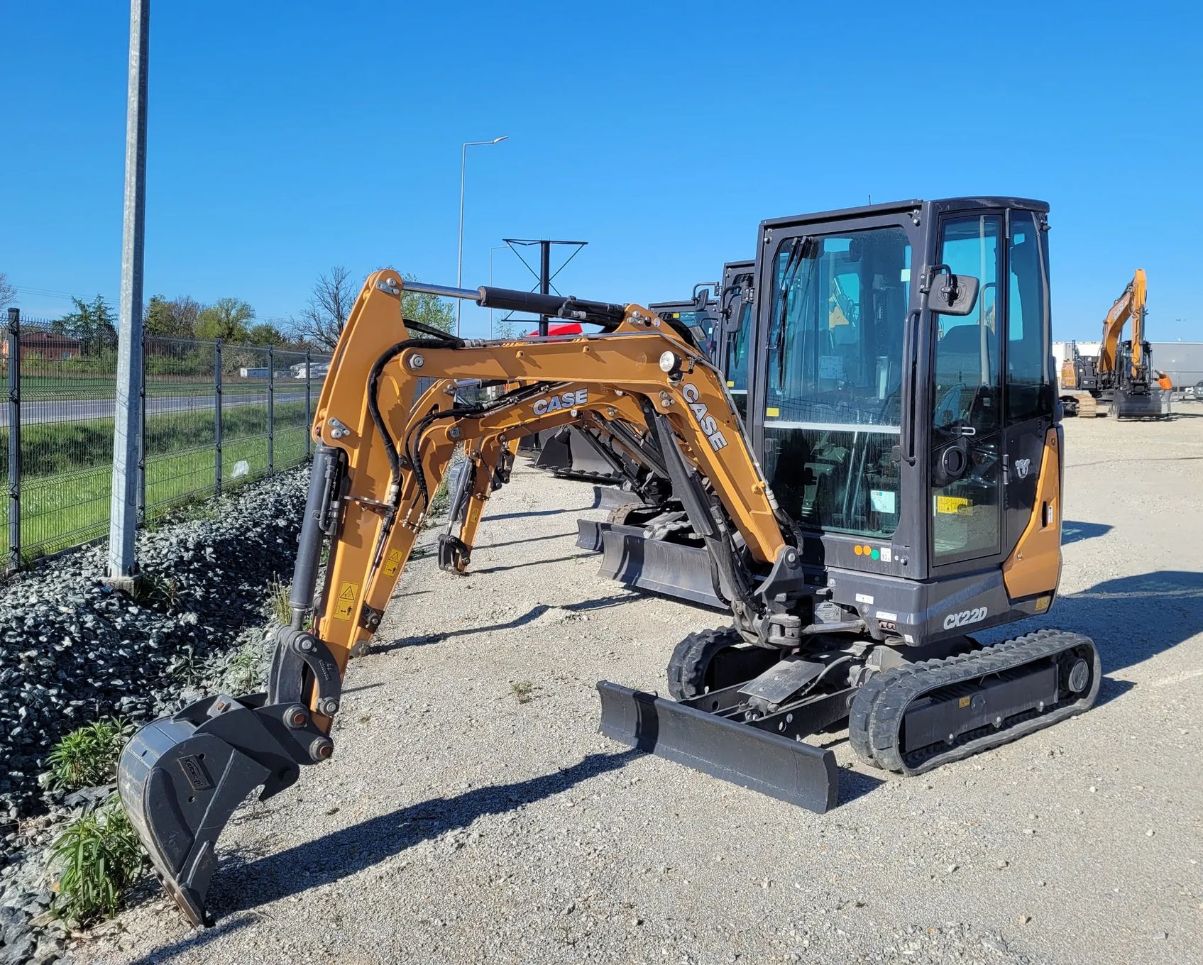 Koparka minikoparki CASE CX22D światłowody brukarstwo ogrodnictwo - zdjęcie 3